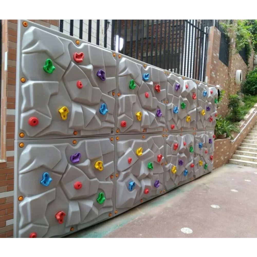 KINDERGARTEN CLIMBING WALL