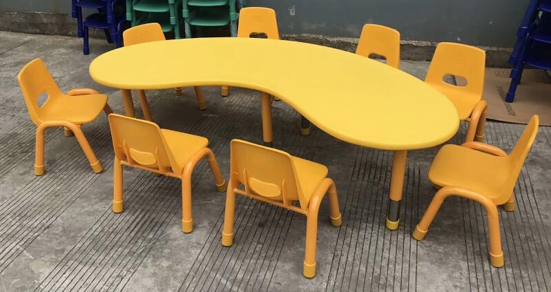 幼儿园塑料桌椅